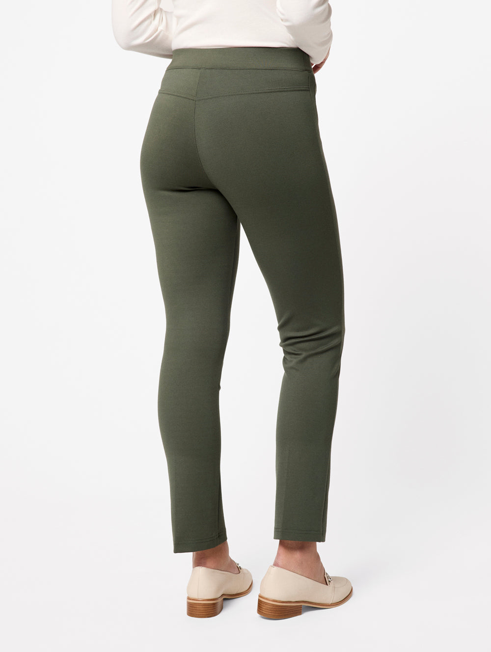Moda Slim Leg Short Pant