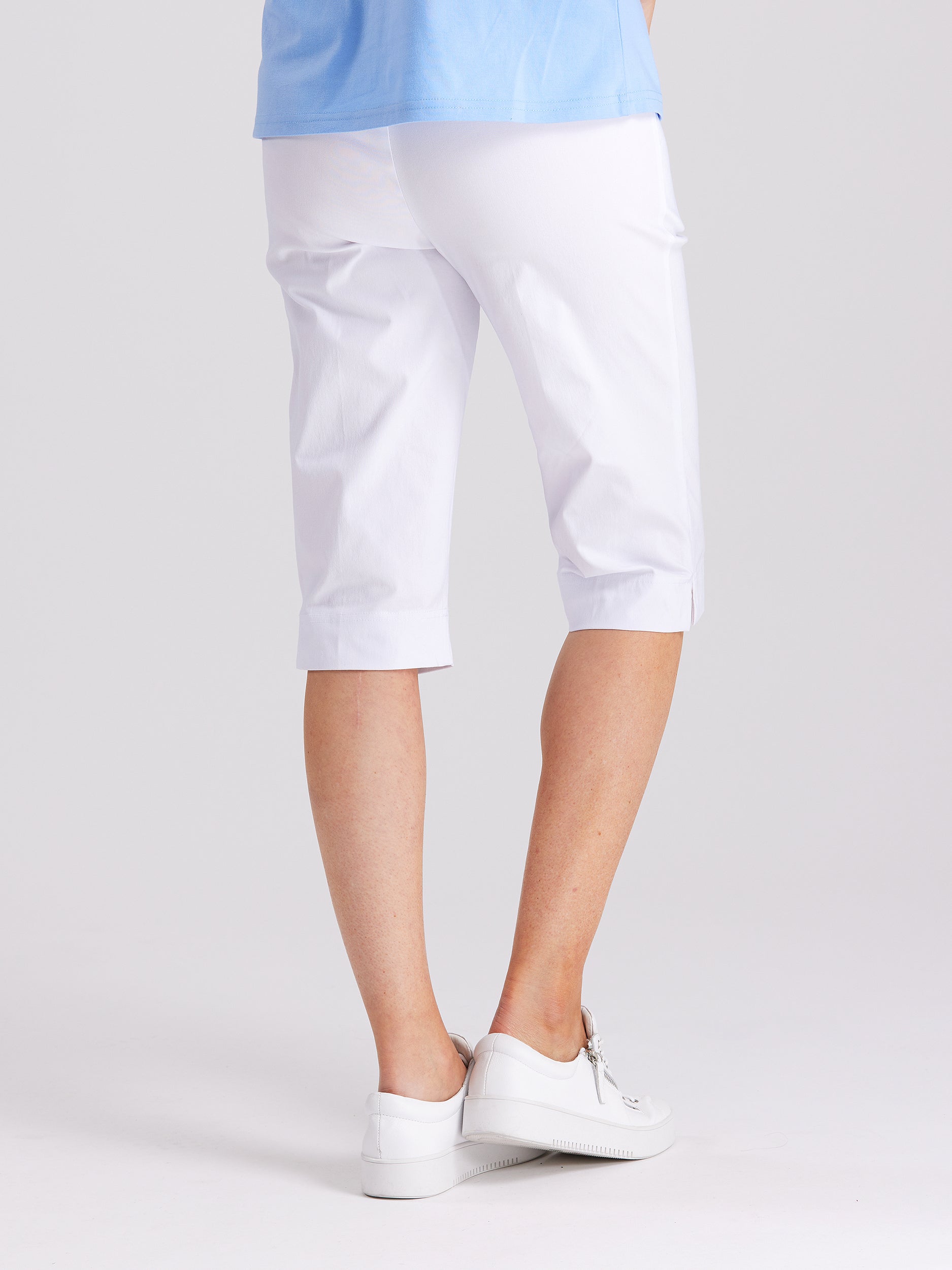 BA4401_WHITE_1025_1