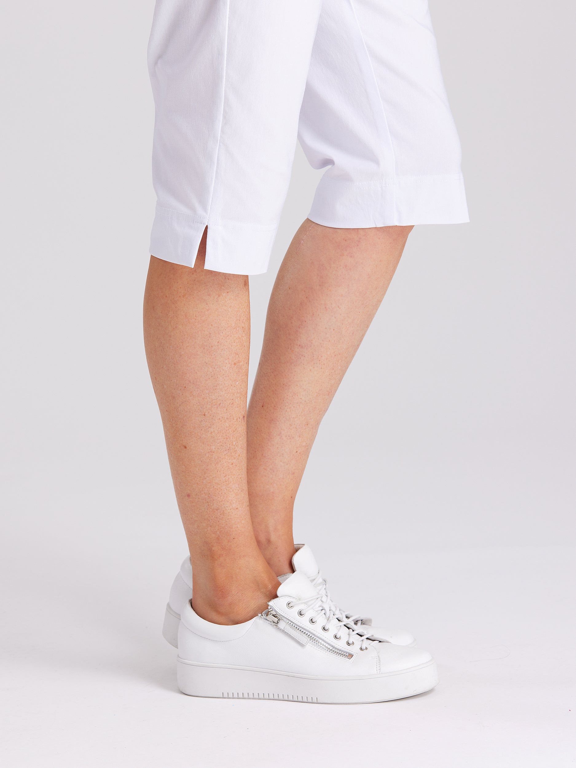 BA4401_WHITE_1028_1