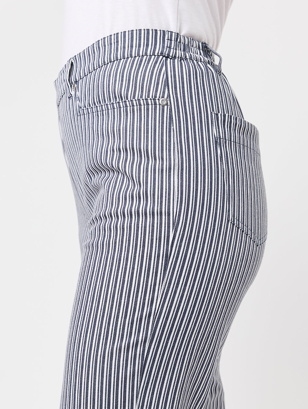 Women's Striped 3/4 Length Pant