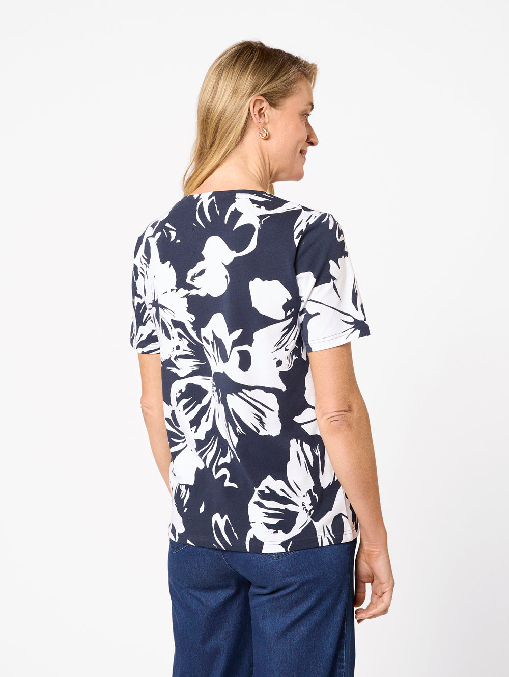 BA48656_BANVY142_3_1750056494000