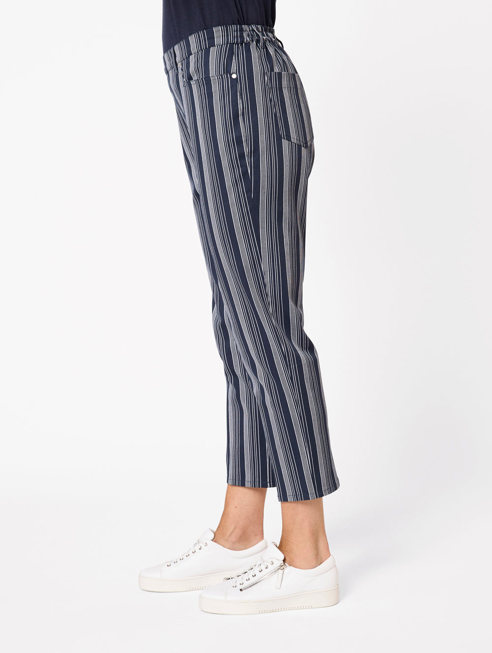 BA48663_BANVY142_3_1750056601000