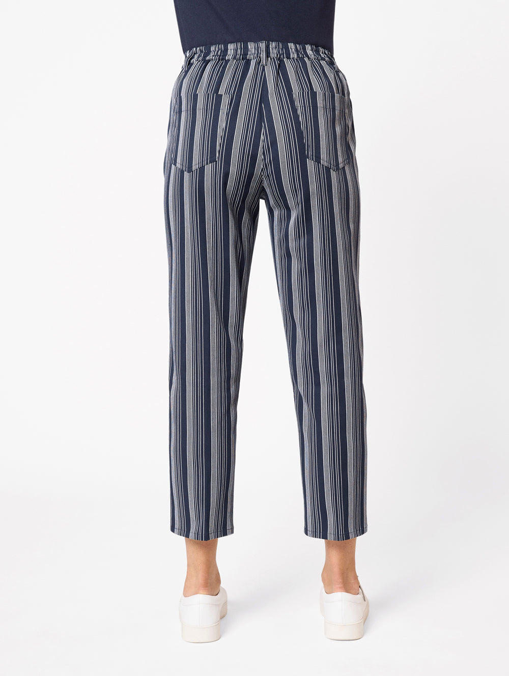 BA48663_BANVY142_4_1750056606000