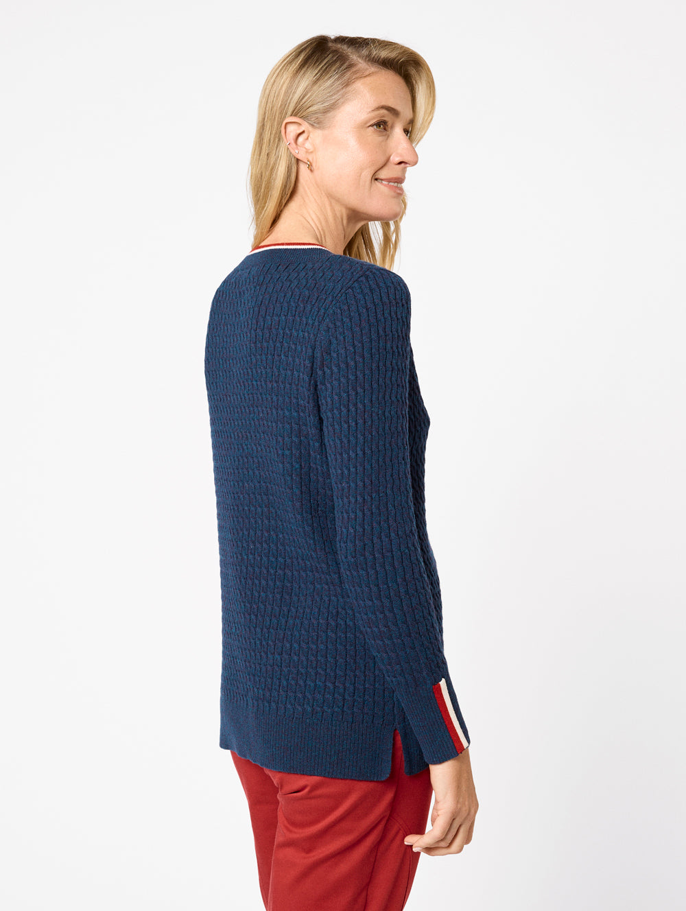 BA48694_BANVY142_3_1750222182000