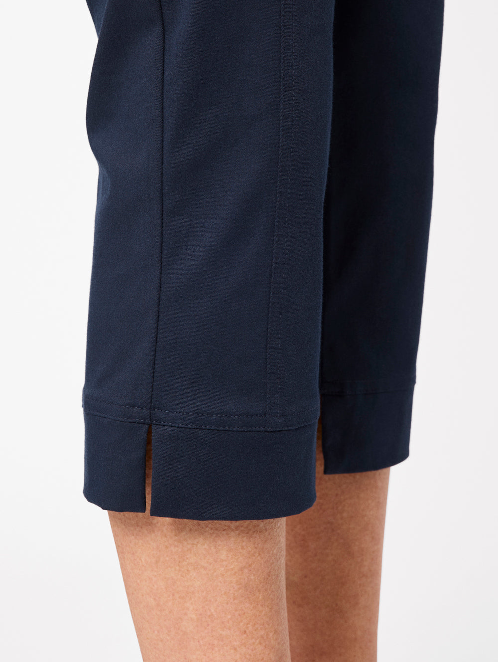 BA48699_BANVY142_3_1752814177000