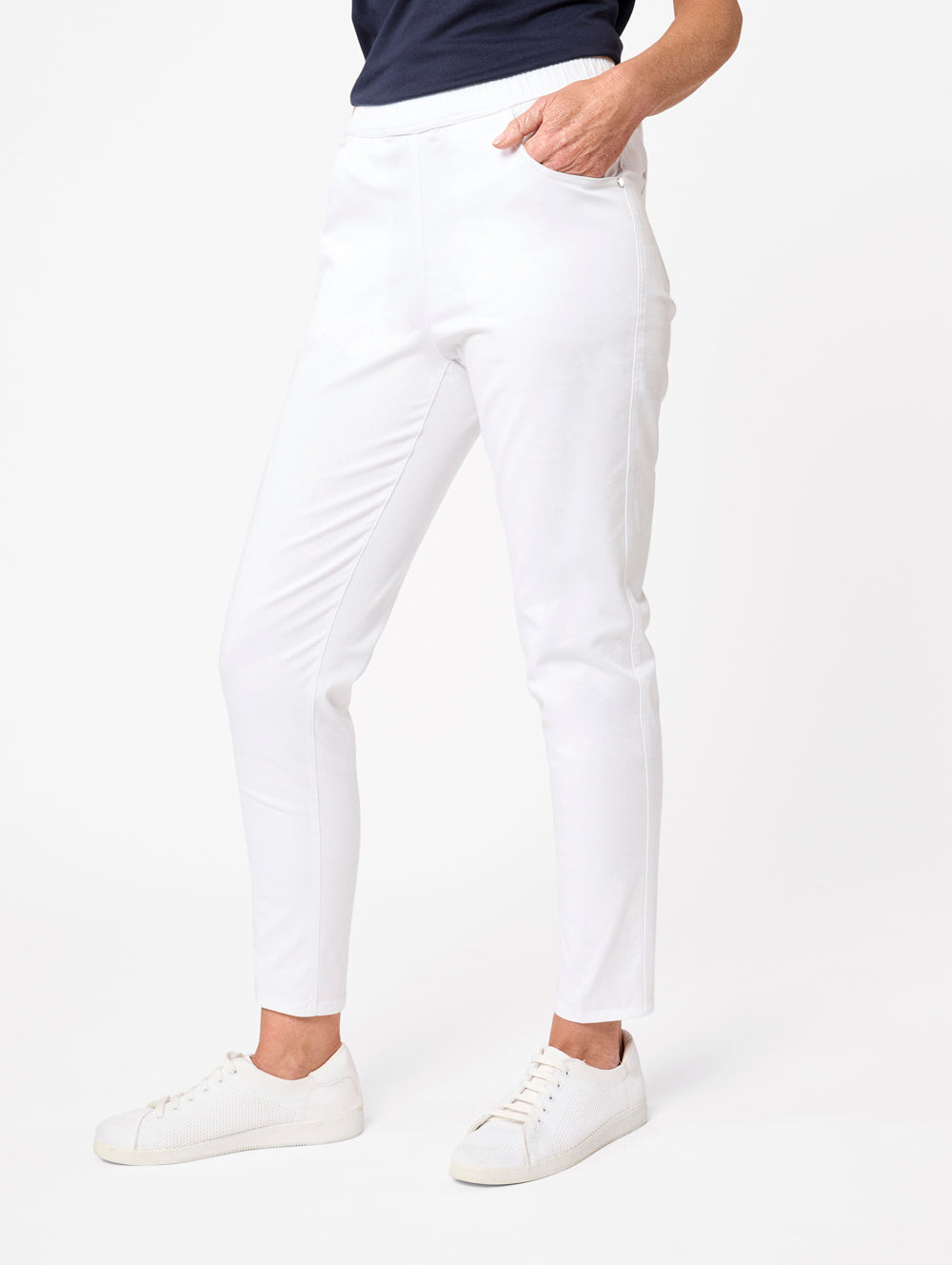 BA48700_BAWHT001_2_1752814972000