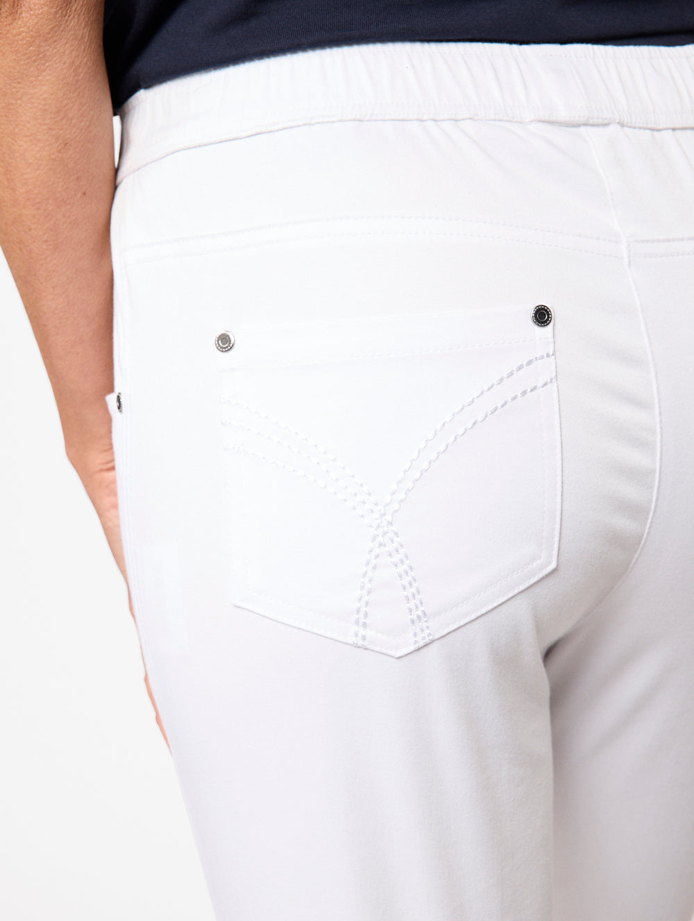 BA48700_BAWHT001_3_1752814978000