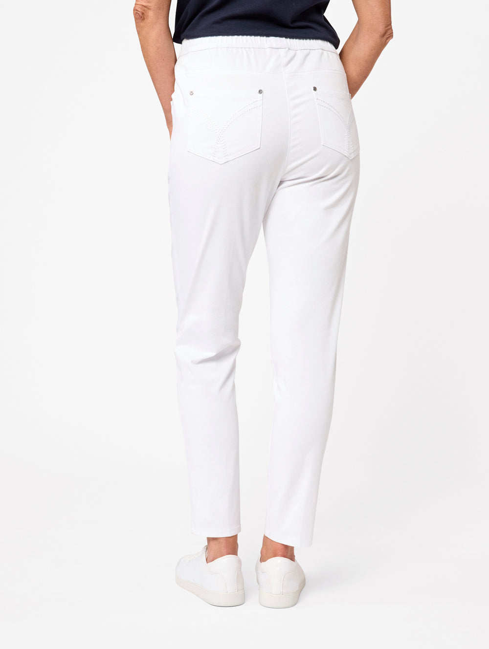 BA48700_BAWHT001_4_1752814984000