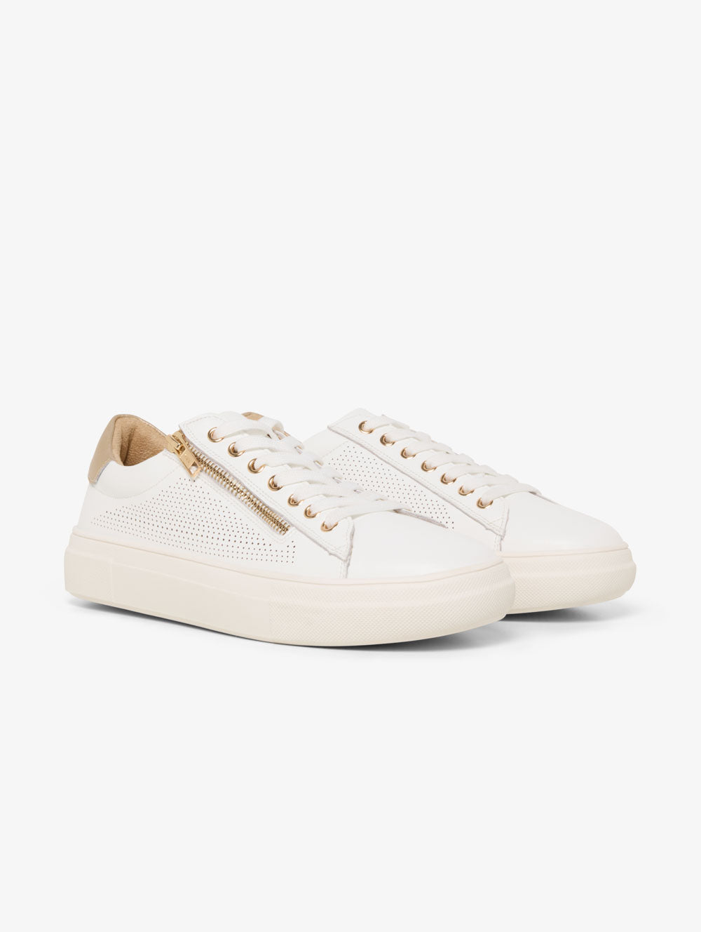 Clara Sneaker