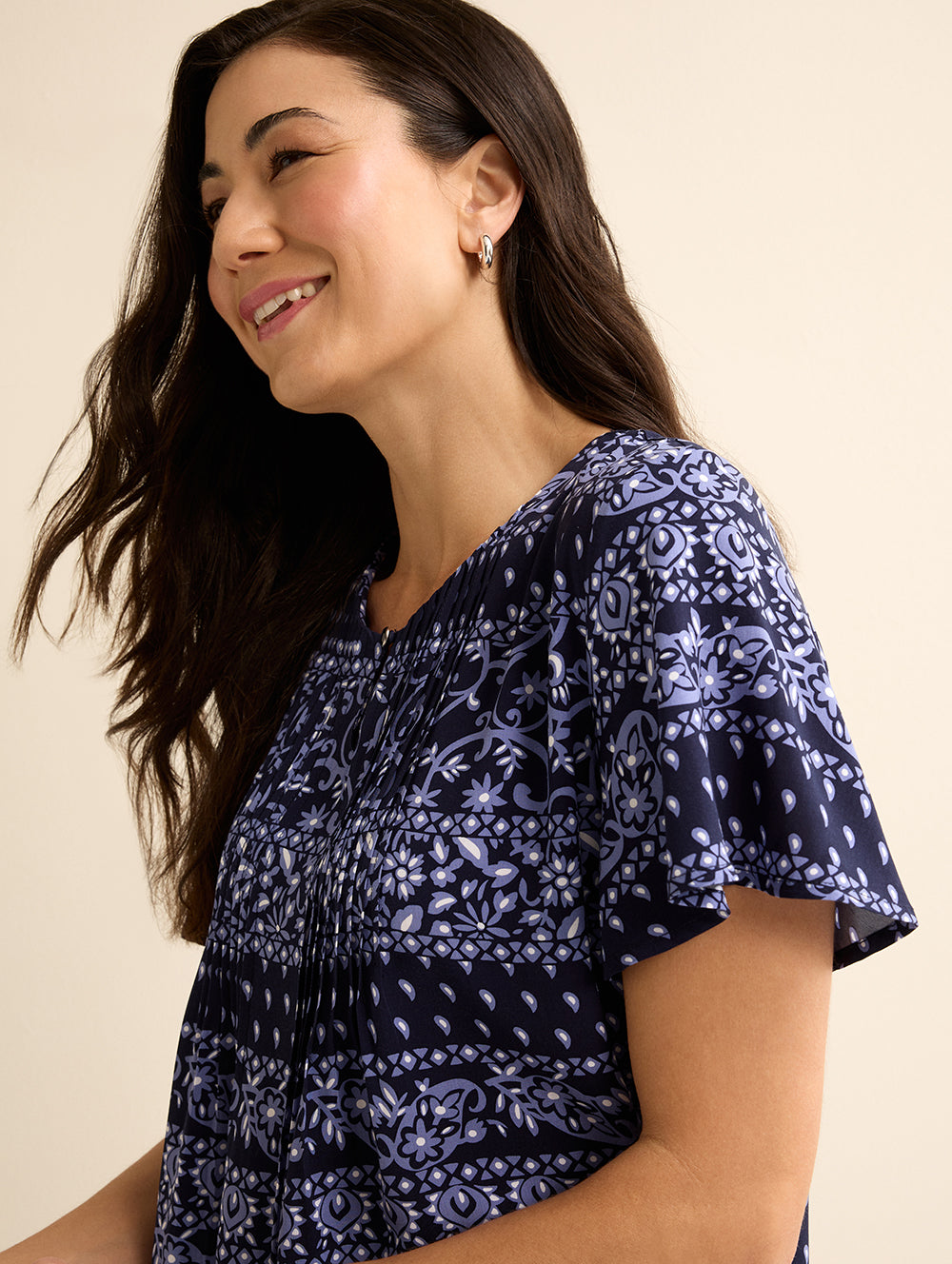 BA48124_BANVY142_0890_1